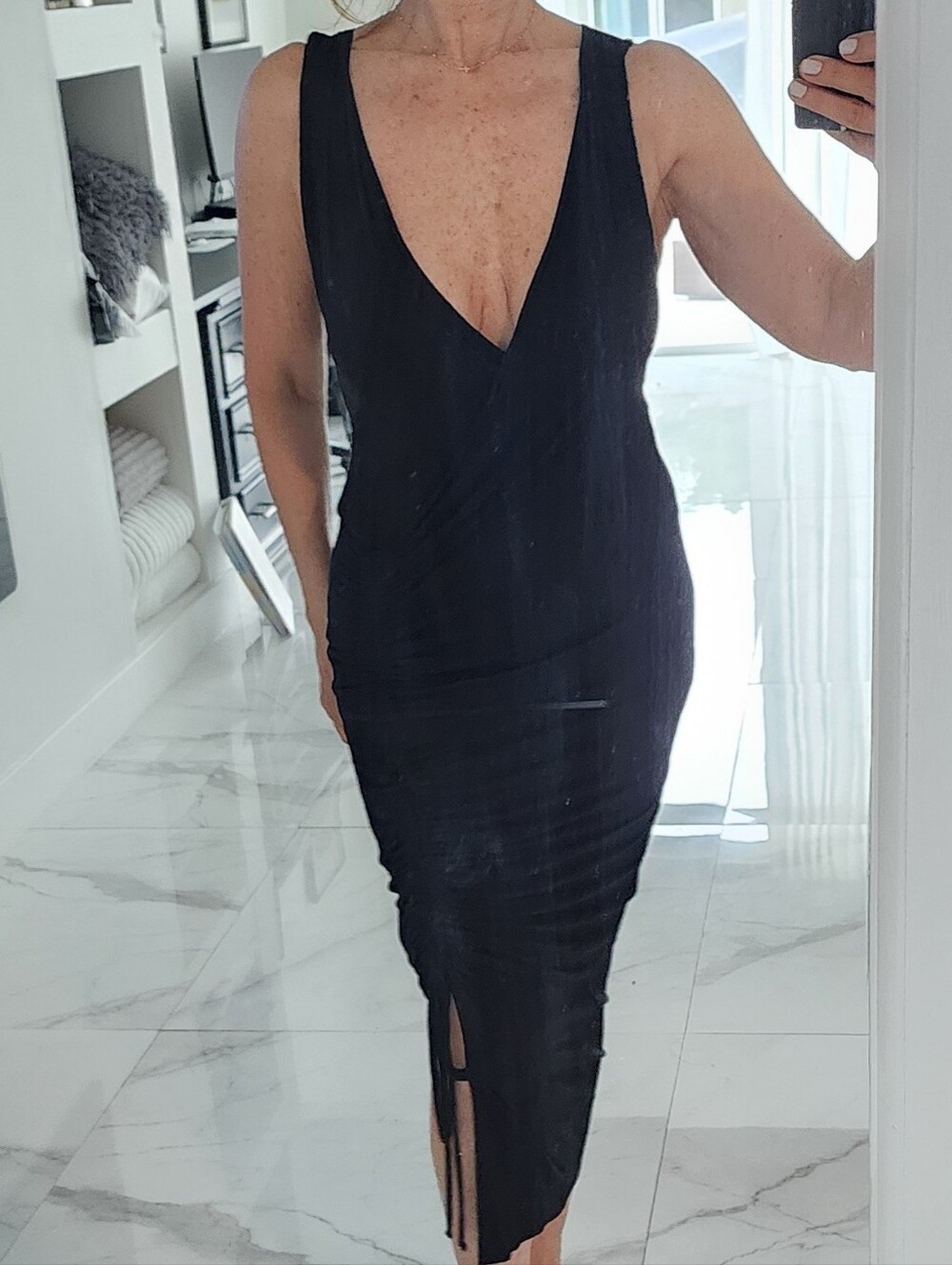 Black V-Neck Sleeveless Midi Dress